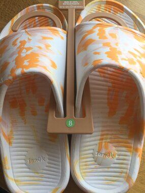 Sanuk 100% recycled plastic size 8 worn in my house but they are to big